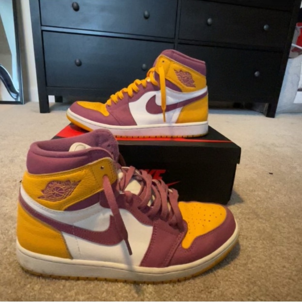 Yellow ones- air Jordan 1 retro high og university gold/light Bordeaux